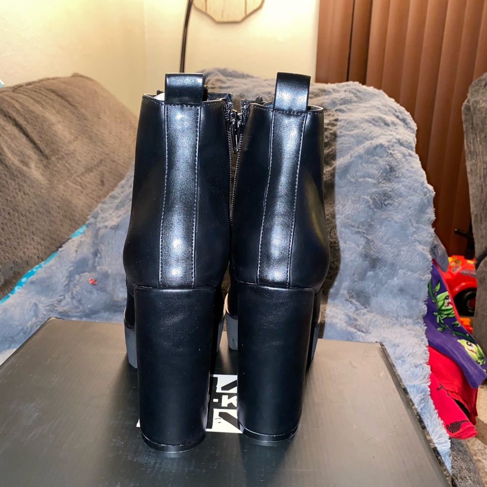 TUK Point Bootie Platform Heel - Picture 4 of 7